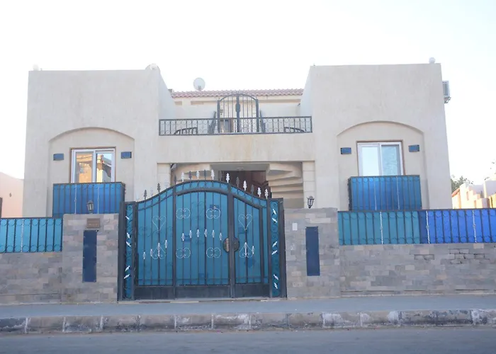 Luxury Sea-View 2 Bedrooms Apartment In Hadaba